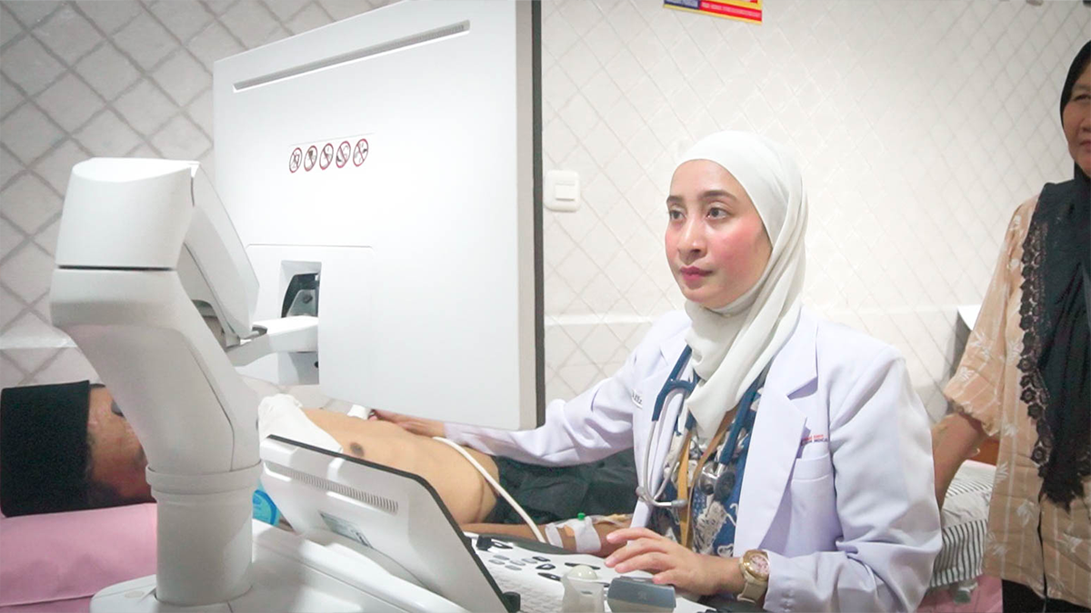 Layanan rawat jalan RS Yukum Medical Centre